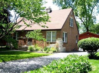 919 N Main St, Naperville, IL 60563