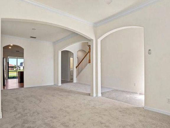 3rd image of 9399 Foxglove Ln
