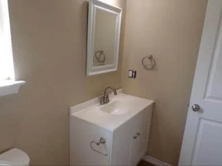 405 Avenue D — Photo 11