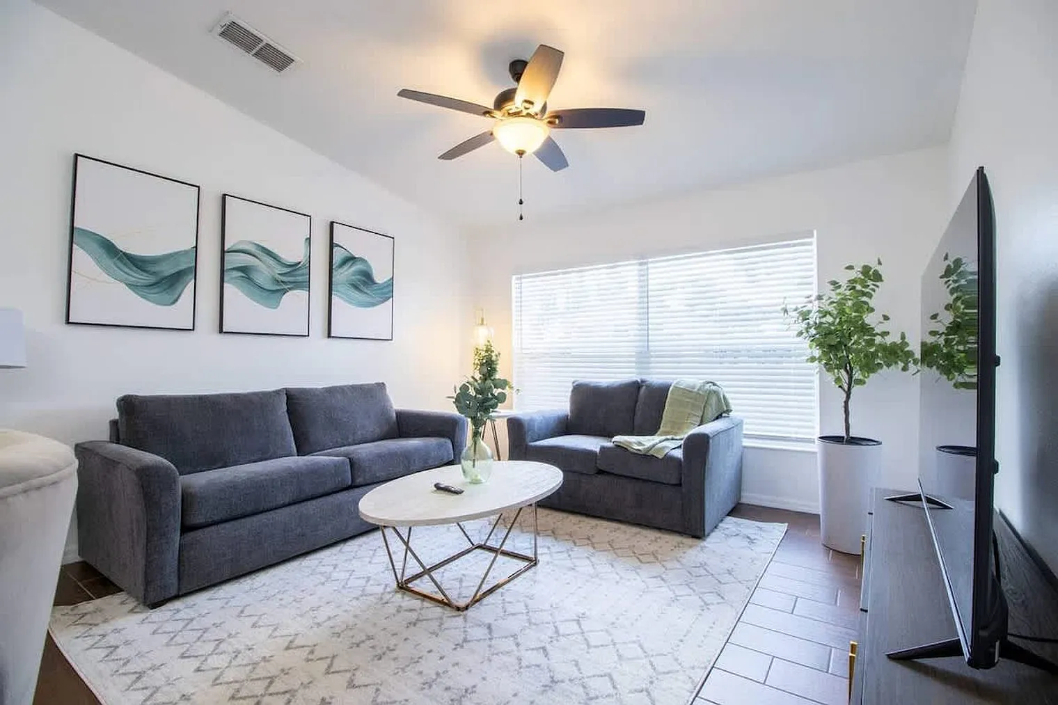 3 bed, 2.0 bath, 1205 sqft, $2,885 — Photo 1