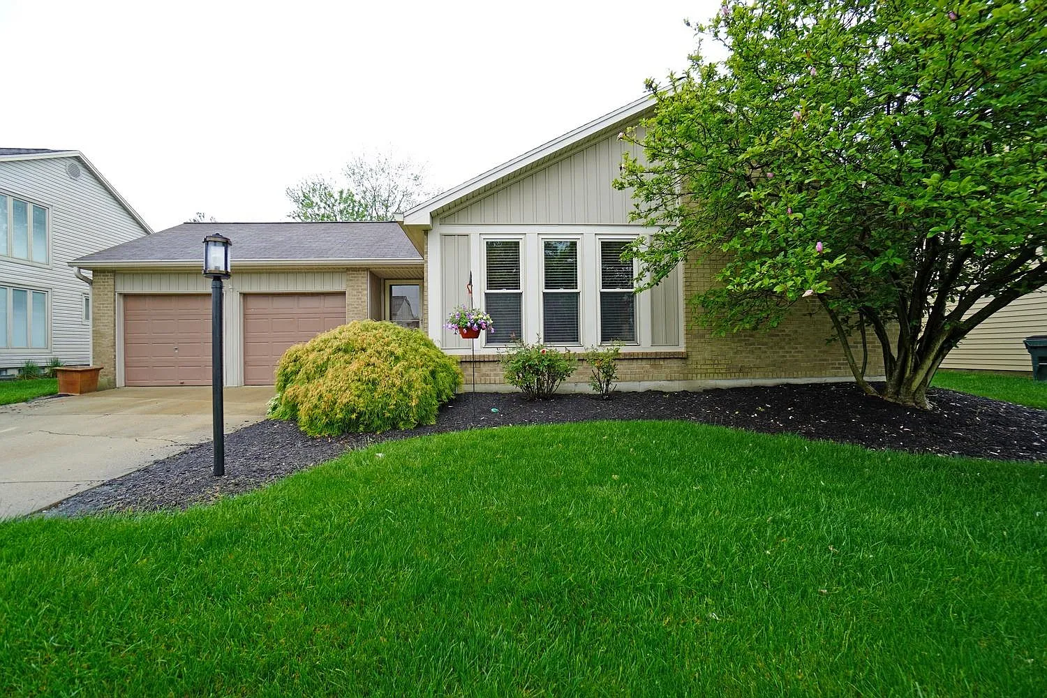 4954 Riverwatch Dr photo 1