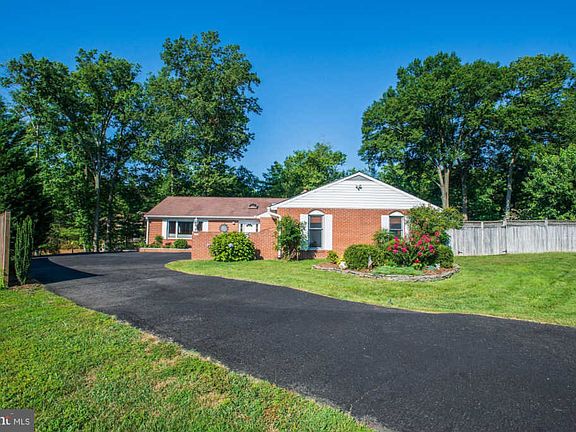3rd image of 4525 Lantern Pl