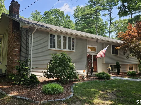 878 Manchester Road, Glastonbury, CT 06033