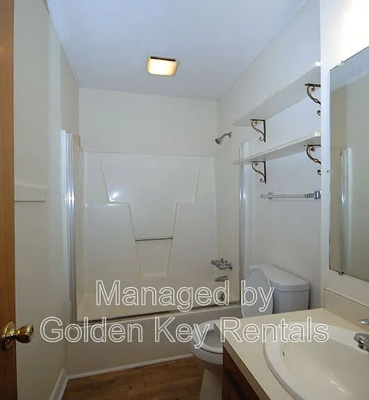 141 Gurley Ave — Photo 6