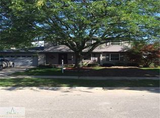 2015 Groesbeck Ave, Lansing, MI 48912