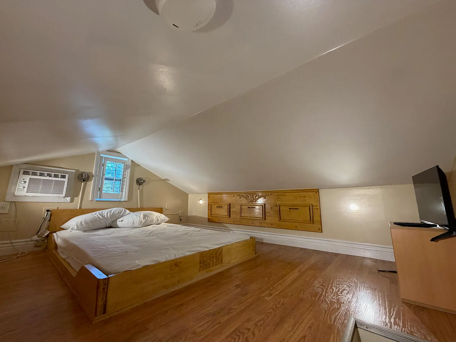 1 bed, 1.0 bath, 420 sqft, $1,900 — Photo 4