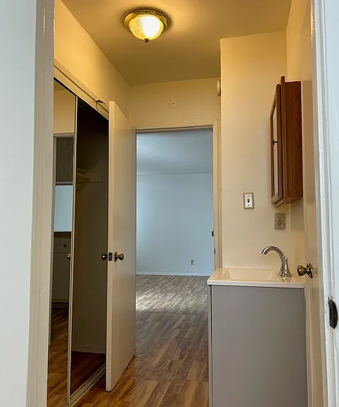 5225 Cahuenga Blvd #18 — Photo 9