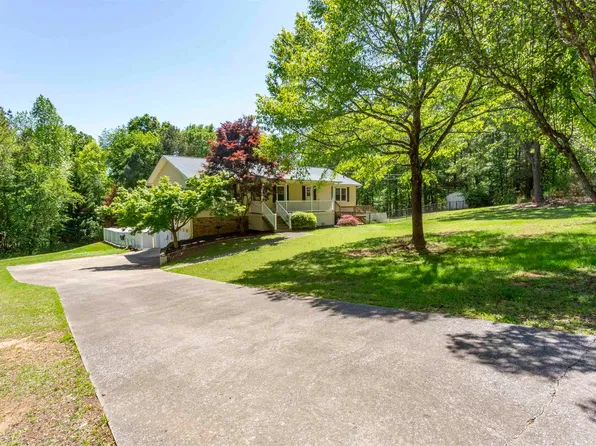 98 Maplewood Cir, Pell City, AL 35128