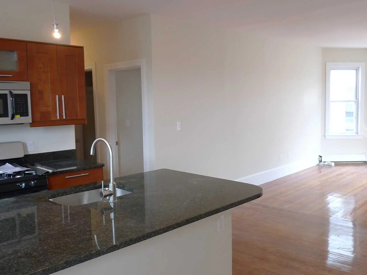 3 bed, $4,500 — Photo 4