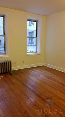 Rented by Hillel Realty Group | media 15