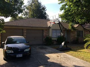 2716 Oaks Dr, Pasadena, TX 77502