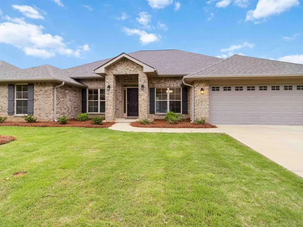 211 Dawsons Cove Dr, Alabaster, AL 35007