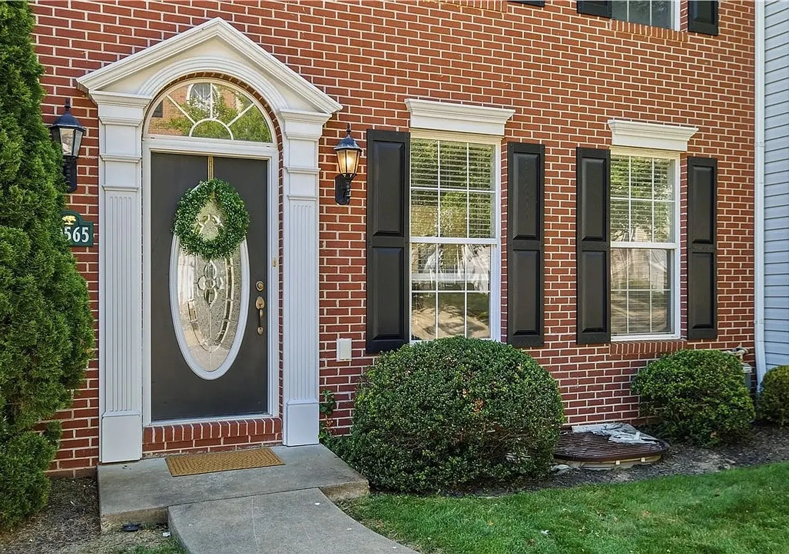 Beautiful Home with LVP Flooring and Fresh Paint Throughout | Finished Basement | Available Now — Photo 3