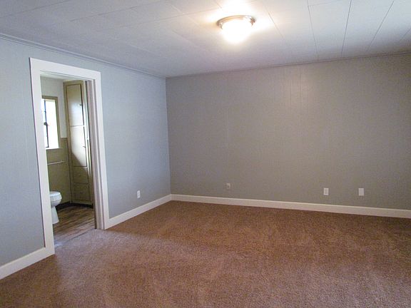 4th image of 609 Benton St #House
