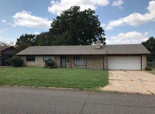 2817 Robin Rd, Midwest City, OK 73110