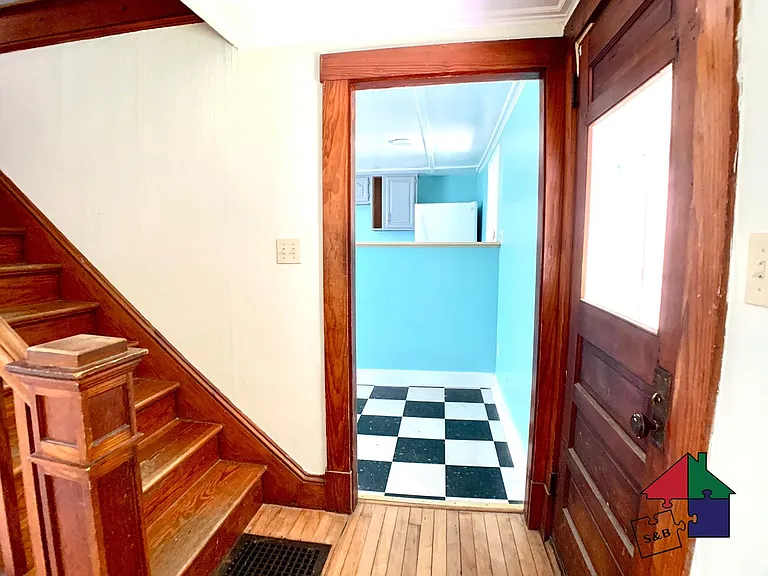 102 Northfield St — Photo 3