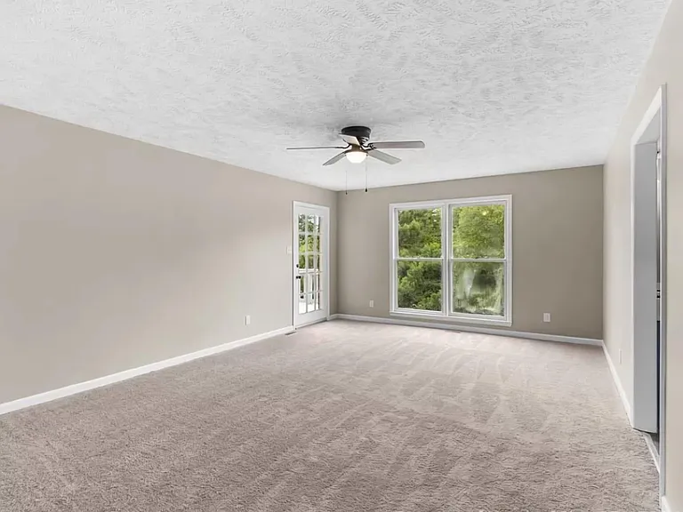 645 Welsh Pl — Photo 15