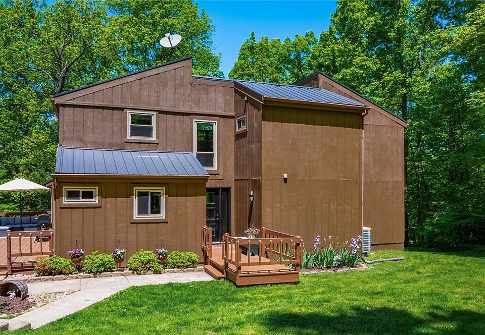1st image of 10383 Twin Oaks Dr