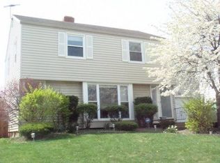 23108 E Groveland Rd, Beachwood, OH