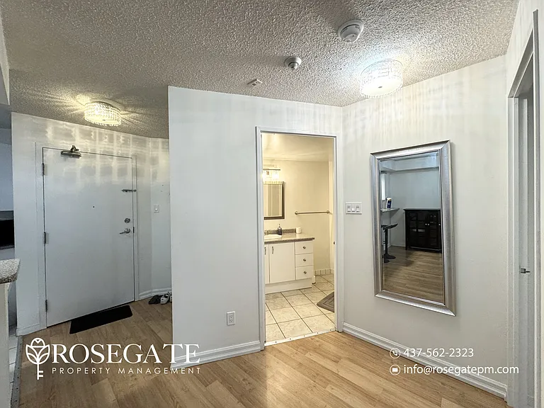 801 King St W #514 — Photo 19