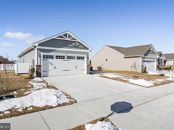 3rd image of 25046 Aspen Cir