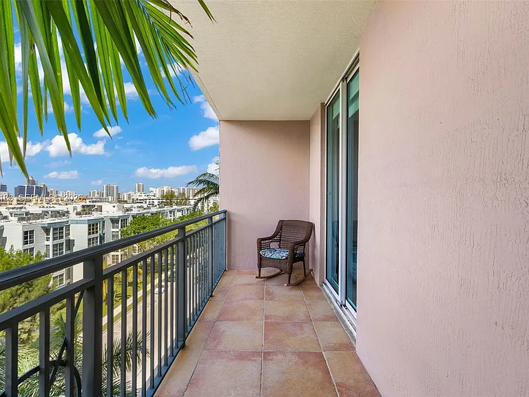 17555 Atlantic Blvd #708 — Photo 40