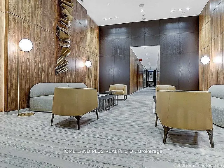 8 Eglinton Ave E #5111 — Photo 2