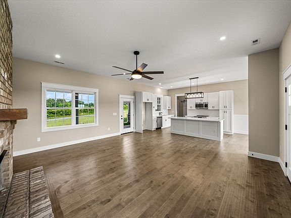 5th image of 248 Lakeside Meadows Cir