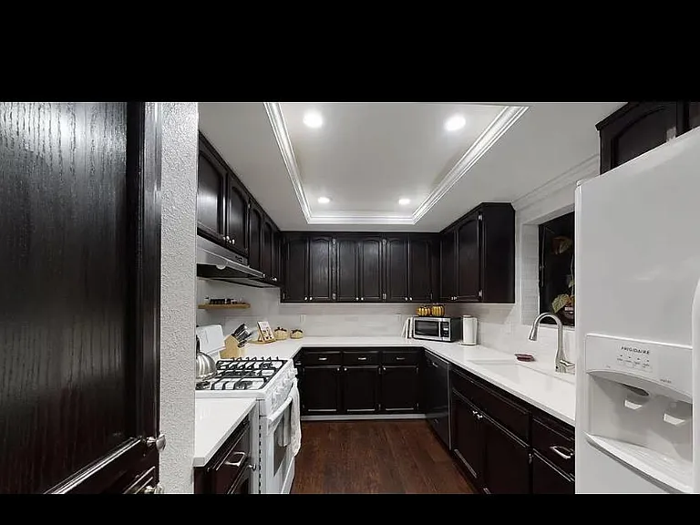 1343 Harness Ct — Photo 3