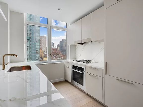 3rd image of 305 E 51st St #11D