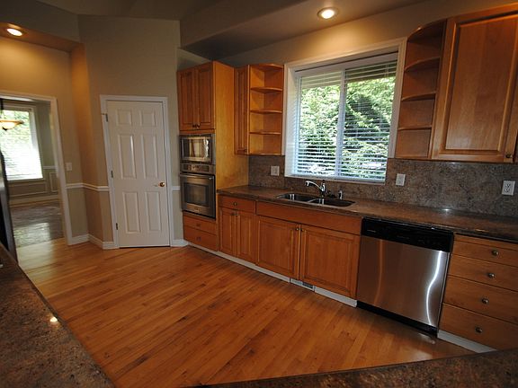 4th image of 1608 9th Ct NW