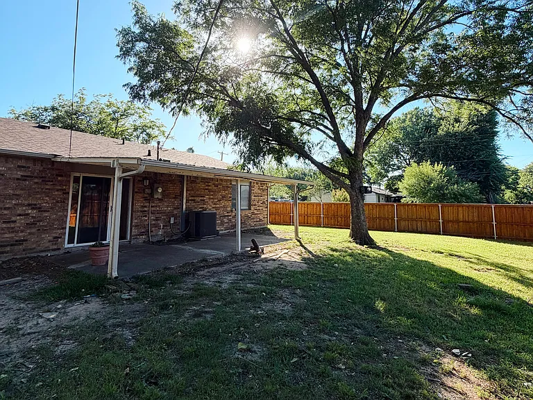 418 Woodcrest Way — Photo 14