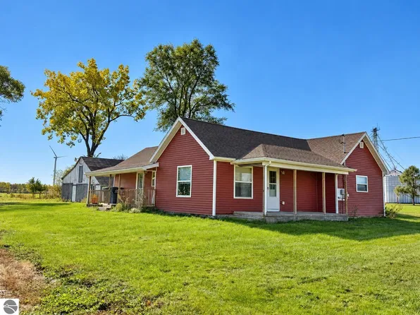 11326 E Monroe Rd, Merrill, MI 48637