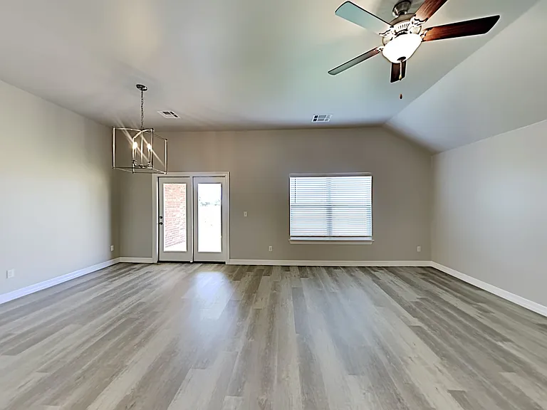 9412 NW 86th St — Photo 5