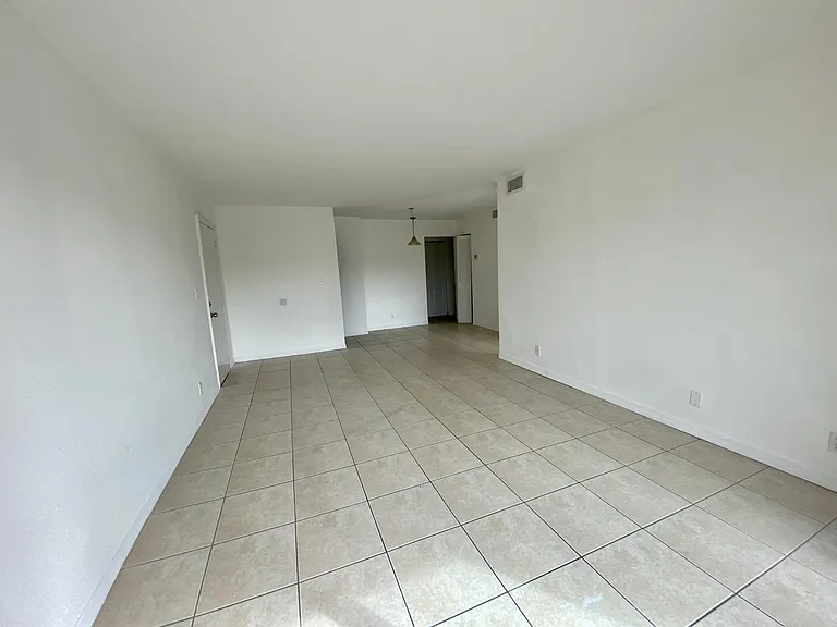 2914 NW 55th Ave #1D — Photo 7