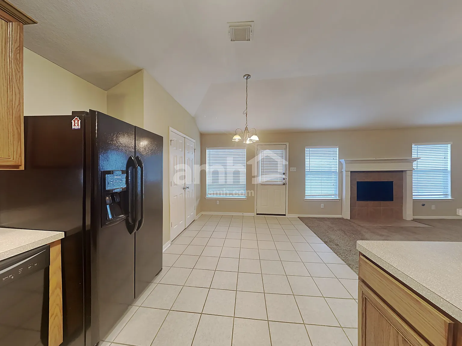 3 bed, 2.0 bath, 1845 sqft, $1,970 — Photo 4