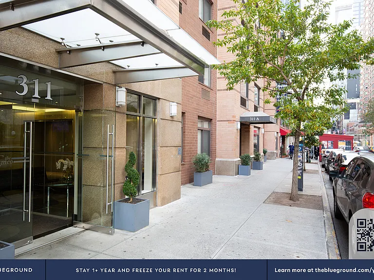 311 W 50th St #6D — Photo 16