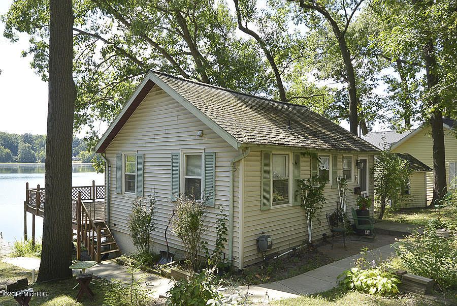 1st image of 34175 Hillside Dr