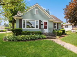 7 Orange St, Three Oaks, MI 49128