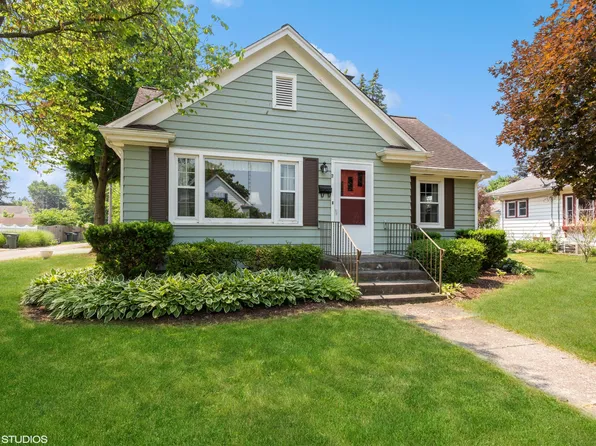 7 Orange St, Three Oaks, MI 49128