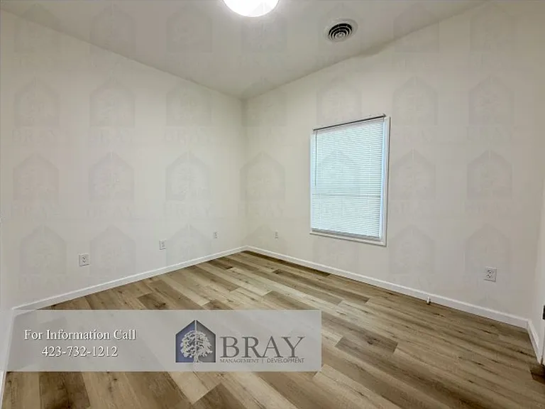 307 Honeysuckle Dr — Photo 8