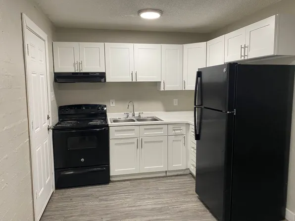 One Month Free! Modern, Single-Level Apartment in Midtown Phoenix
