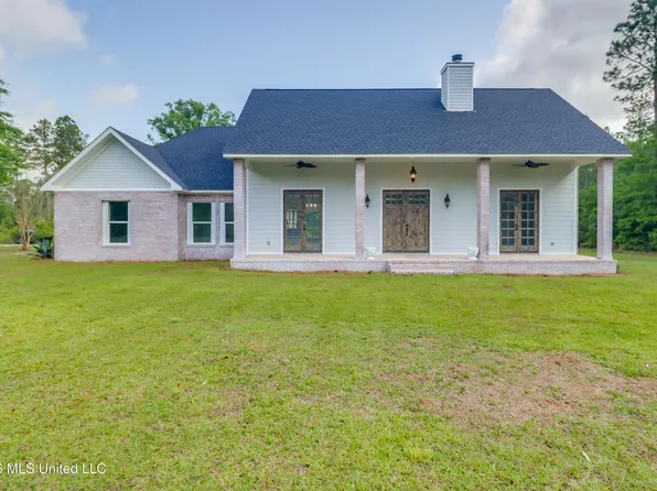 6716 Country Pines Ln, Vancleave, MS 39565
