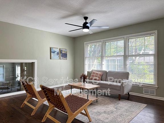 3rd image of 10419 College Ave