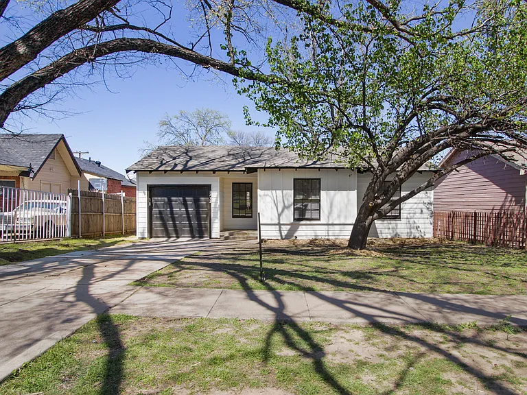 1232 W Beddell St — Photo 1