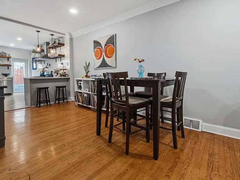819 Tasker St — Photo 6