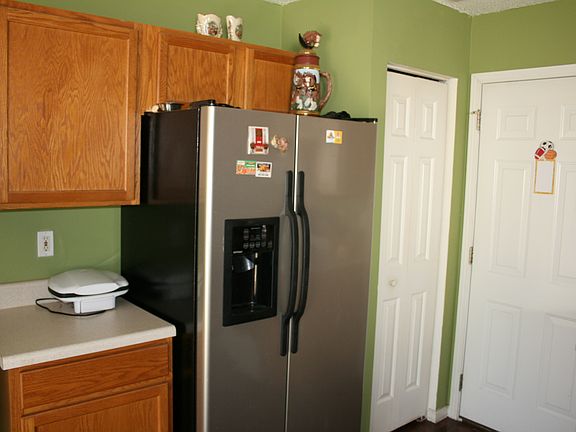 5th image of 24 Willow Bend Dr