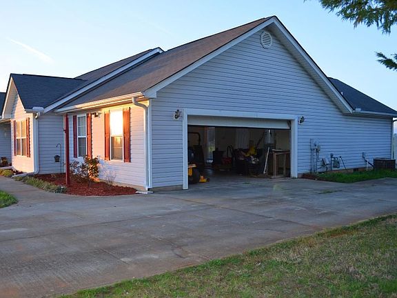 3rd image of 110 McClain Lake Dr