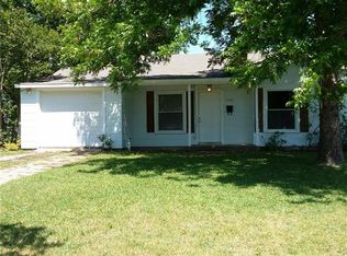 5005 Cedarhill Rd, Fort Worth, TX 76116