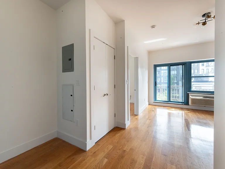 208 Grand St #3B — Photo 7